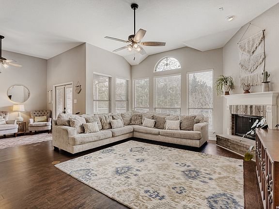 3rd image of 8330 Magdalena Run