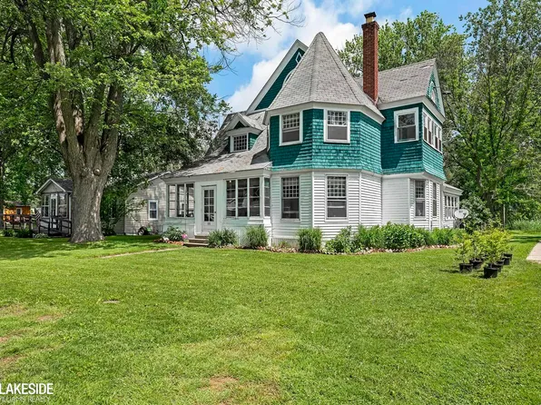 128 La Croix Rd, Harsens Island, MI 48028