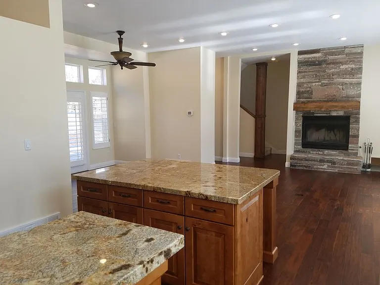 7992 Springshire Dr — Photo 2