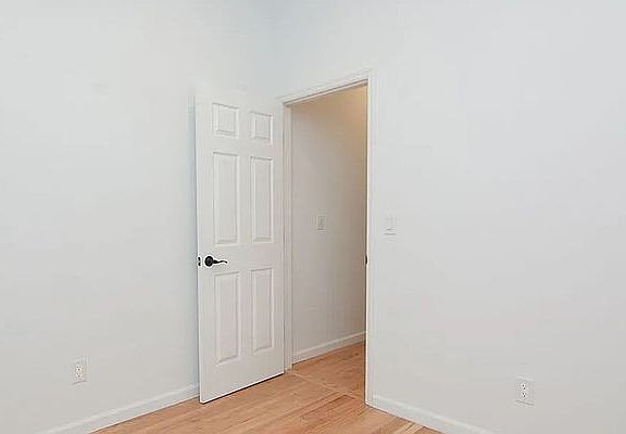 2nd image of 741 Washington Ave APT 2L