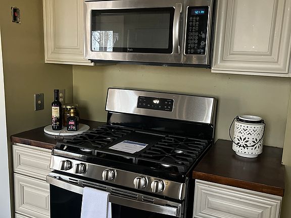4th image of 624 Springfield St