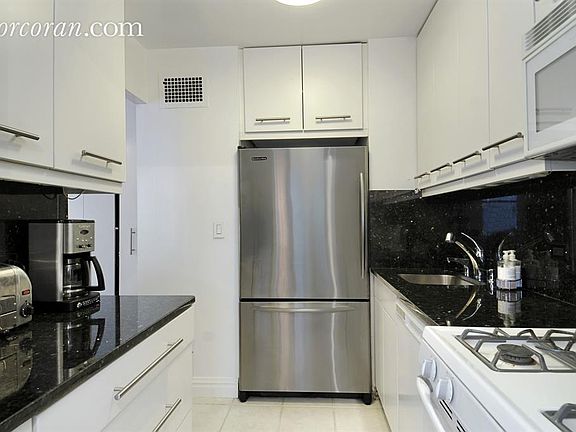 2nd image of 301 E 87th St APT 9E