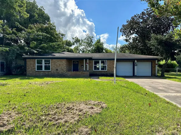 6 Southlawn Cir, La Marque, TX 77568