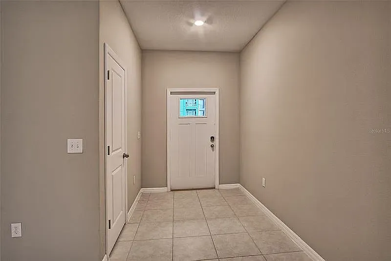 3 bed, 2.5 bath, 1634 sqft, $2,200 — Photo 3