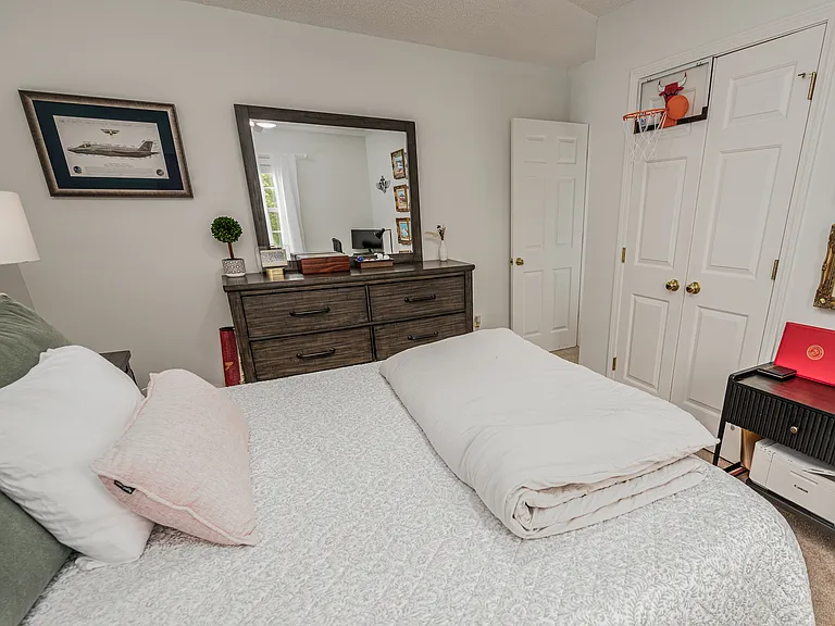 1004 Somerset Ct — Photo 28