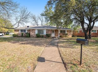 1001 Princeton Pl, Cleburne, TX 76033