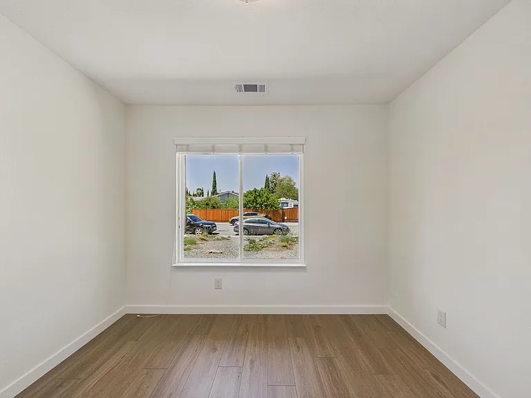442 Fontanelle Dr — Photo 16