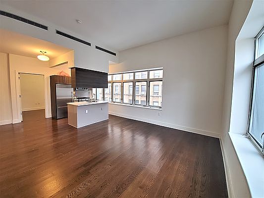 3rd image of 68 Livingston St #5C