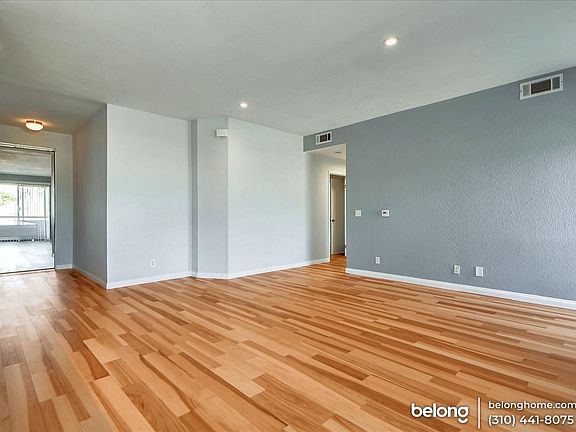 2nd image of 1310 N Detroit St APT 206