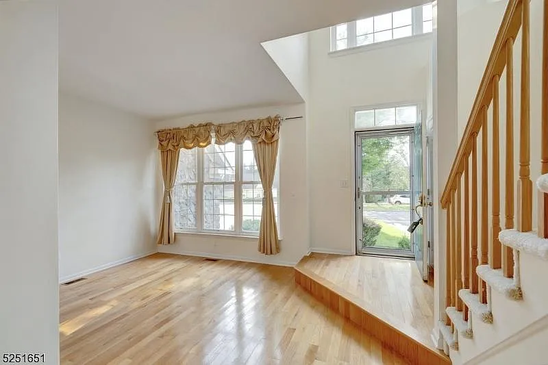 29 E Linden Ave — Photo 2
