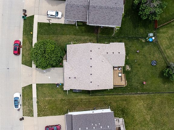 3rd image of 1111 Green Hills Dr