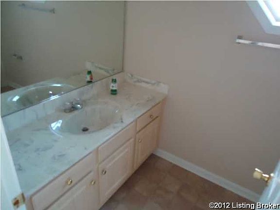 3rd image of 79 N Country Dr