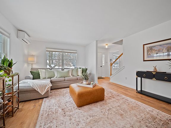 5th image of 59 Bucks Hill Road