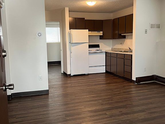 Lounge and kitchen