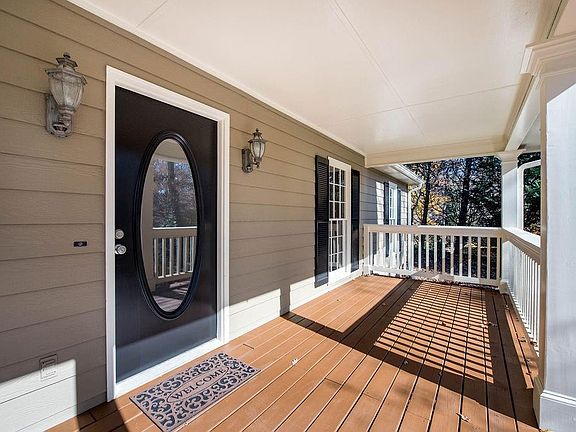 2nd image of 405 Lima Ct