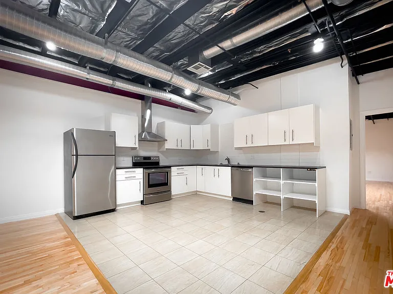 5401 W Alvern Cir #D — Photo 2