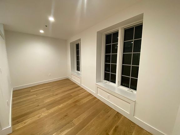 5th image of 25-18 32nd St #6I
