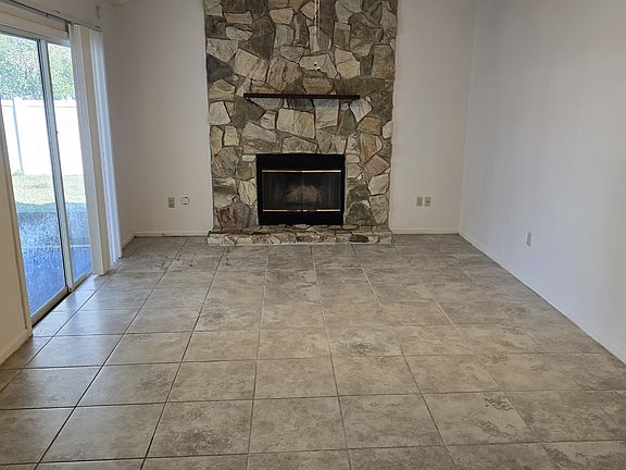 3rd image of 2106 Darlington Oak Dr