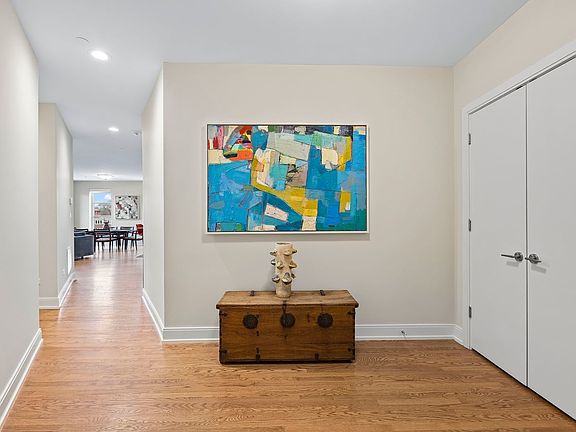 3rd image of 1133 Chicago Ave #4W