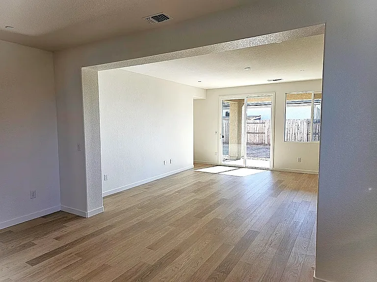 1870 Trinity Ct — Photo 11