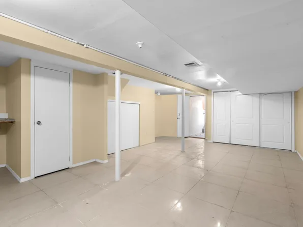 2311 Cortelyou Road image 5 of 9