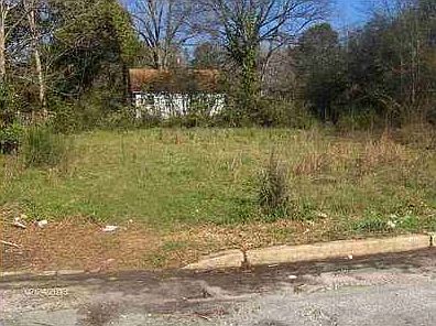 1st image of 320 Tillotson Ave