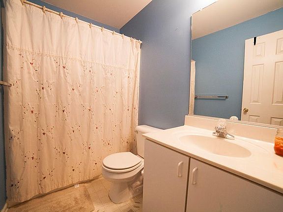 4th image of 27 Creekstone Dr