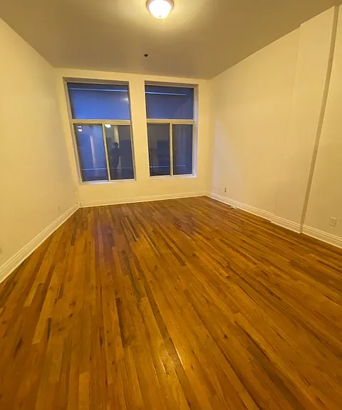 21 Maiden Ln #4B — Photo 1