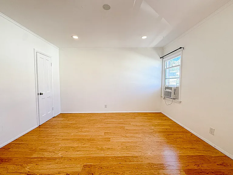 7652 Hollywood Blvd #3 — Photo 15