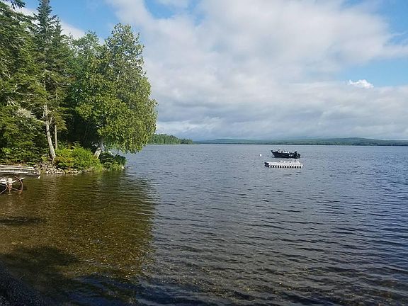 4th image of 872 Frenchtown Road