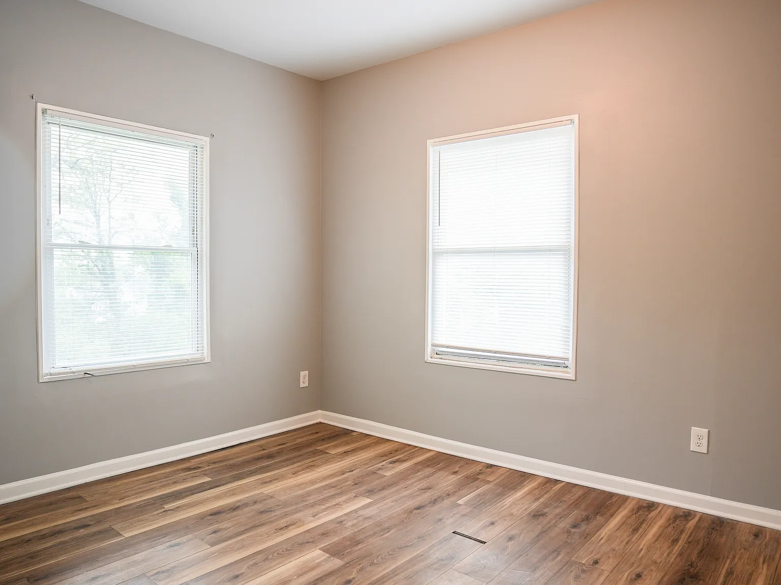 3 bed, 1.0 bath, $1,450 — Photo 3