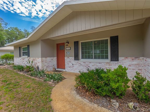 4th image of 9302 E Redwood Pl