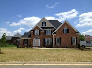 2416 Village Dr, Waynesboro, VA 22980