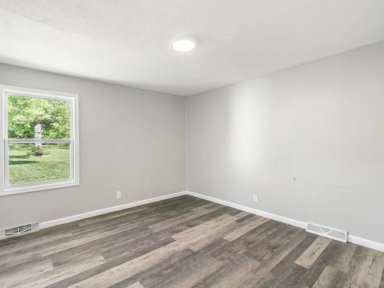 5700 Ridgefield Rd — Photo 22