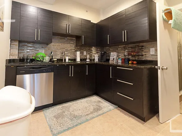 1195 Beacon St APT 3, Brookline, MA 02446