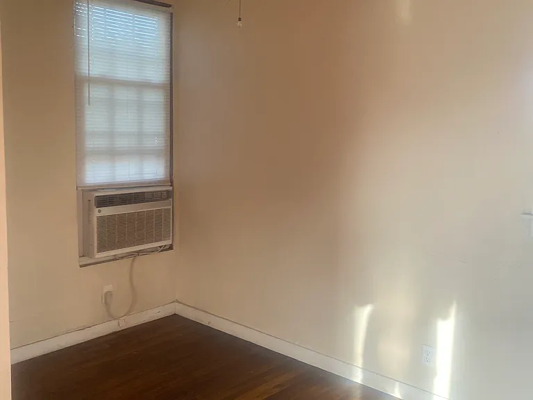 79 Sandra Ln — Photo 3