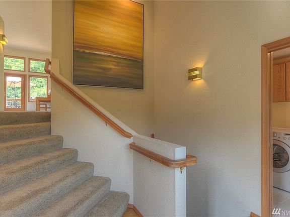 3rd image of 3211 Woodland Dr SW