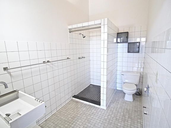 2nd image of 1800 Central St Ste 201