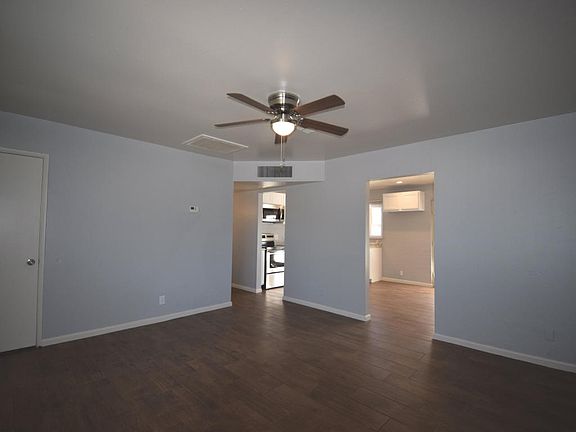 3rd image of 3643 W La Salle St