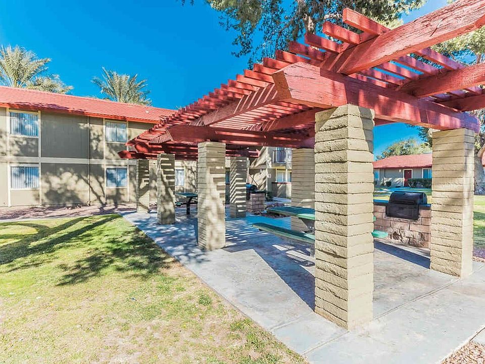 Toscana Villas picnic area