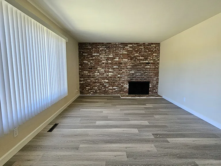 1240 Klee Ct — Photo 6