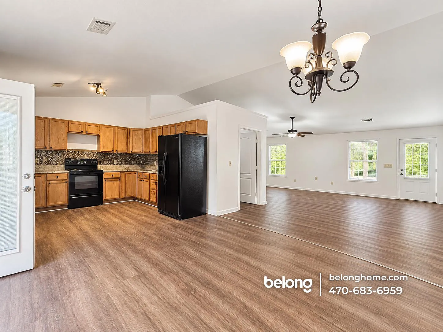 3 bed, 2.0 bath, 1760 sqft, $2,055 — Photo 3