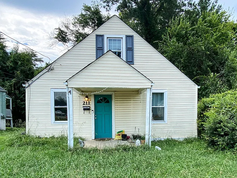 211 Hylawn Ave — Photo 1
