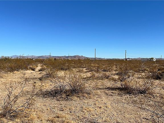 3rd image of 1406 W Mayan Drive