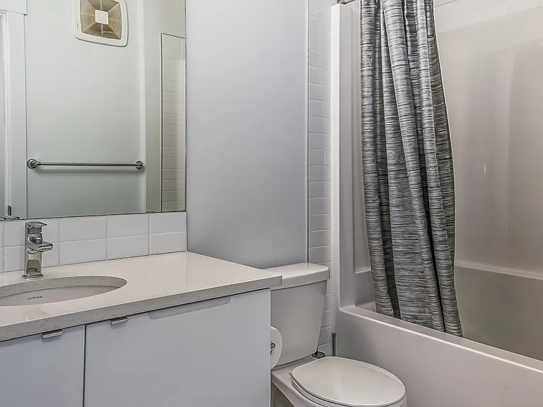 173 Cavanagh Cmn SW — Photo 11