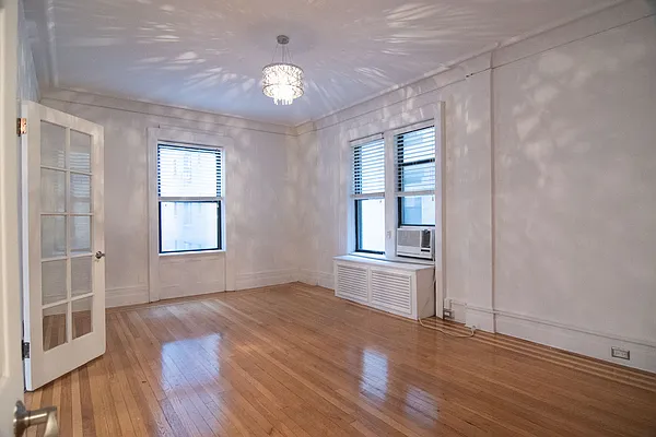 Rented by WAM Partners - William Moses Co. | media 4