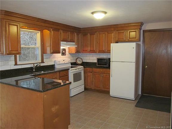Remodeled Kitchen w/ Granite
