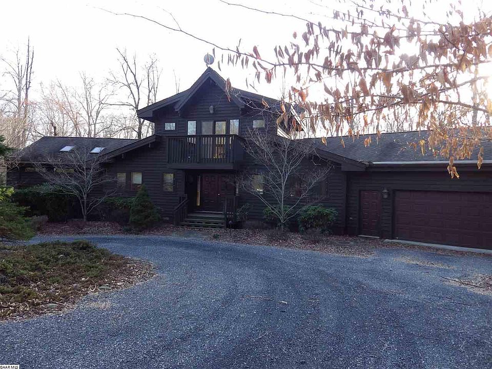 1st image of 161 Hidden Springs Ln