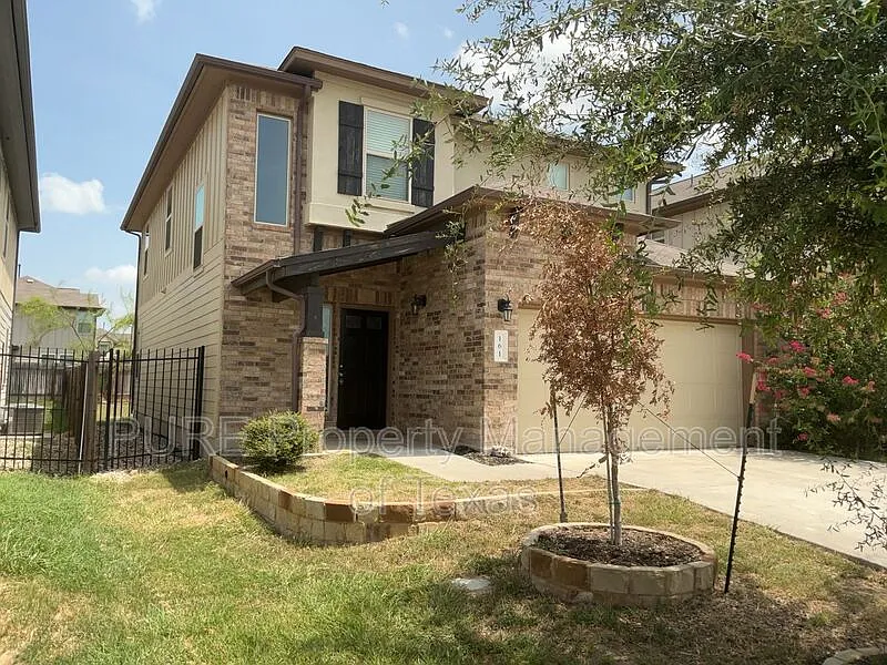 4 bed, 2.5 bath, 2130 sqft, $2,095 — Photo 2