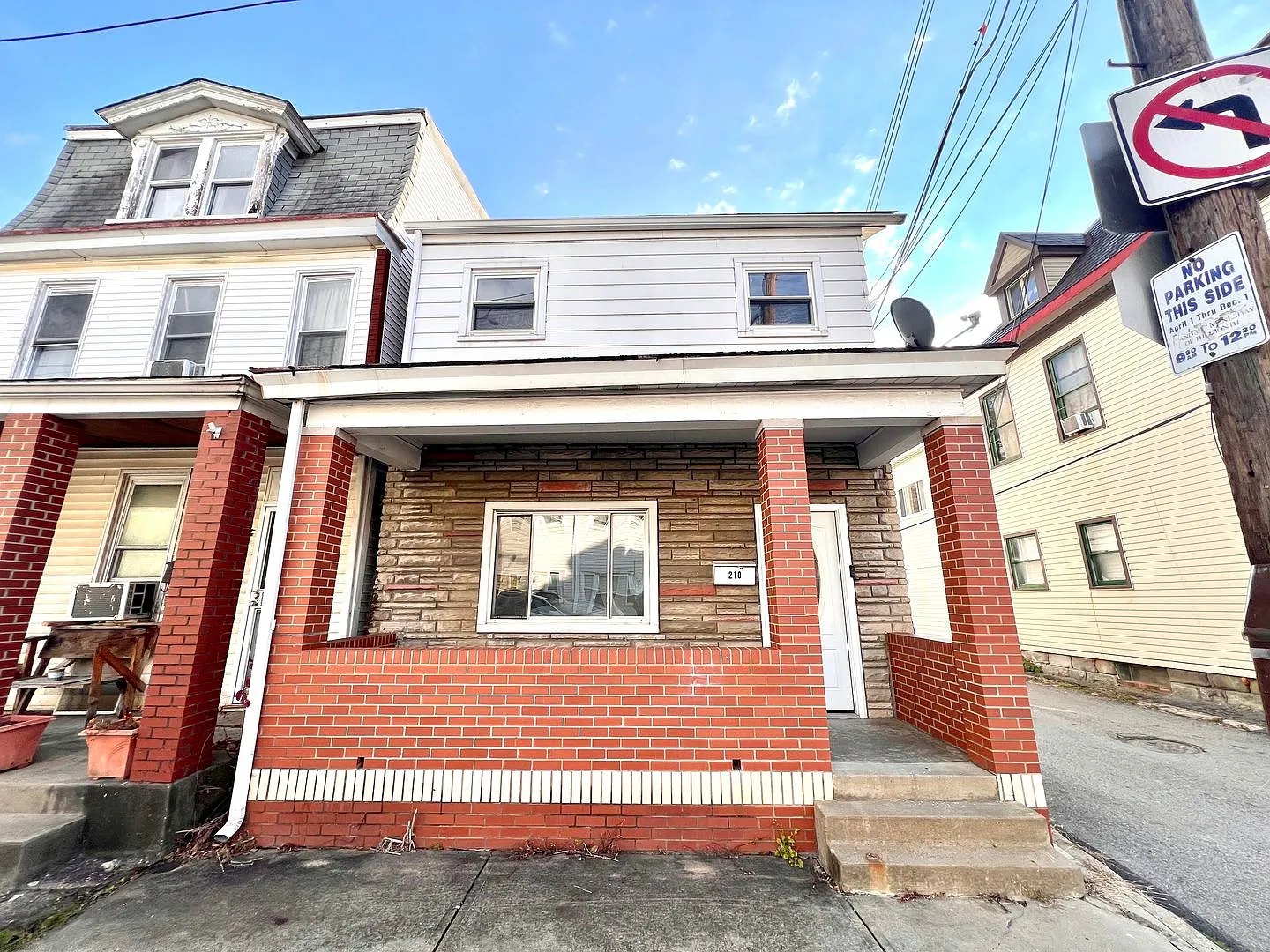 210 18th St photo 1